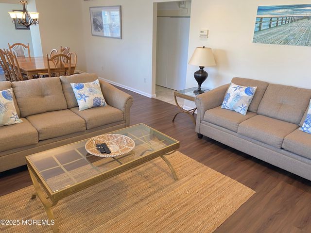 19 Diane Lane, Ortley Beach, NJ 08751