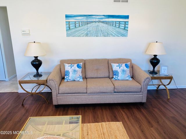 19 Diane Lane, Ortley Beach, NJ 08751