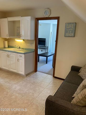 19 Diane Lane, Ortley Beach, NJ 08751