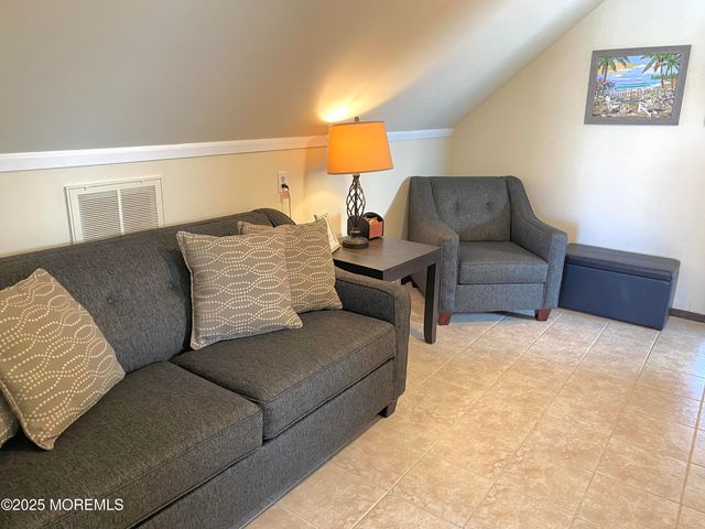 19 Diane Lane, Ortley Beach, NJ 08751