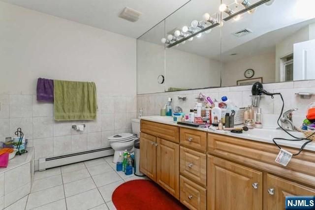 341B E Columbia B, Palisades Park, NJ 07650