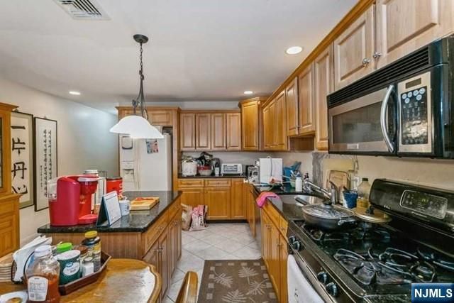 341B E Columbia B, Palisades Park, NJ 07650