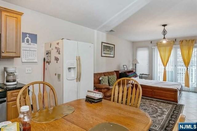 341B E Columbia B, Palisades Park, NJ 07650