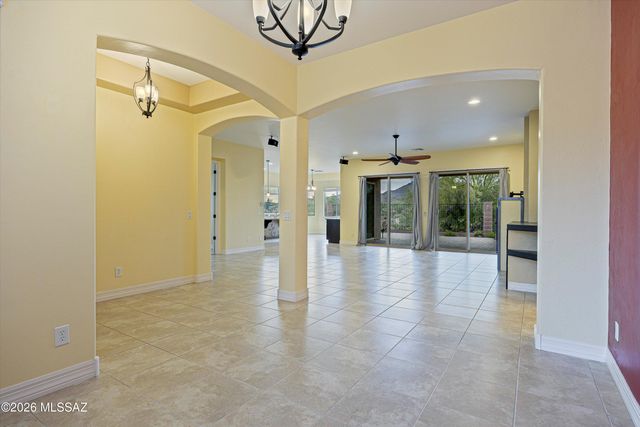 12561 N Wind Runner Parkway, Marana, AZ 85658