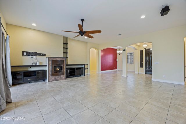 12561 N Wind Runner Parkway, Marana, AZ 85658