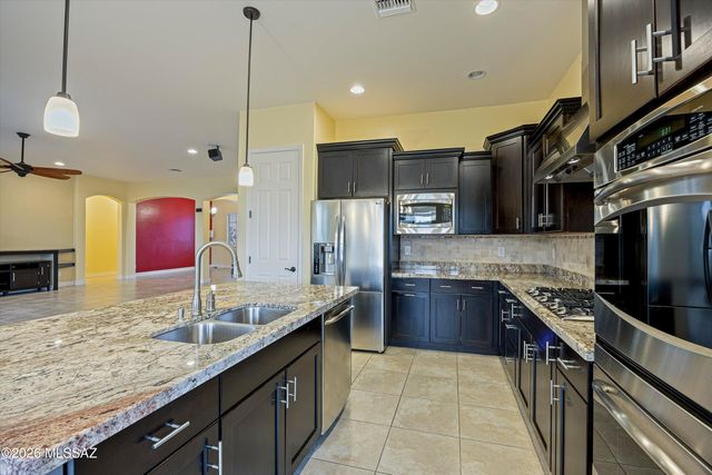 12561 N Wind Runner Parkway, Marana, AZ 85658