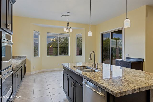 12561 N Wind Runner Parkway, Marana, AZ 85658