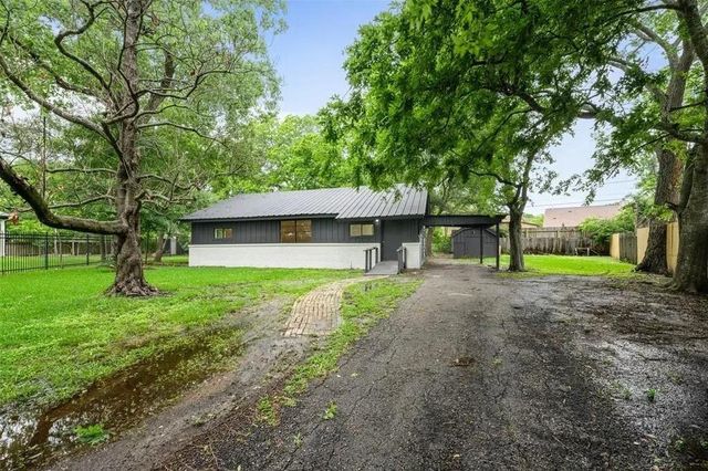 3201 Creel Court, La Porte, TX 77571