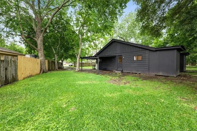 3201 Creel Court, La Porte, TX 77571