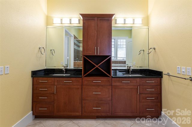 236 Racquet Club Road, Asheville, NC 28803