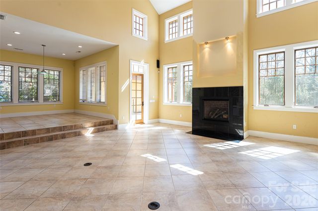 236 Racquet Club Road, Asheville, NC 28803