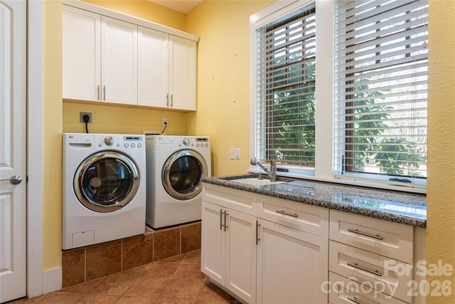 236 Racquet Club Road, Asheville, NC 28803