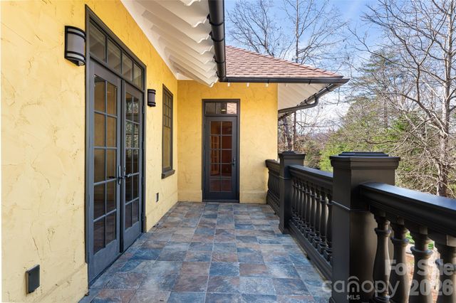 236 Racquet Club Road, Asheville, NC 28803