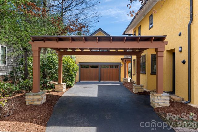 236 Racquet Club Road, Asheville, NC 28803