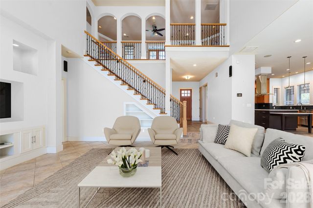 236 Racquet Club Road, Asheville, NC 28803