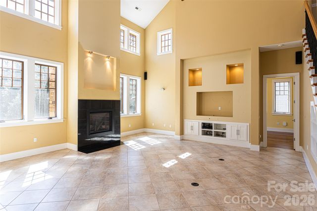 236 Racquet Club Road, Asheville, NC 28803