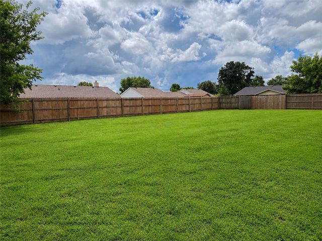 1813 & 1815 S 14th Place, Rogers, AR 72758