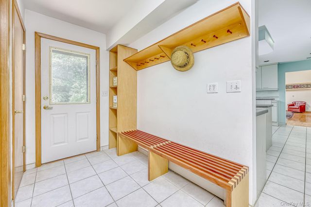 5 Zeck Court, Suffern, NY 10901