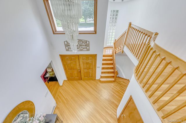 5 Zeck Court, Suffern, NY 10901