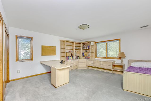 5 Zeck Court, Suffern, NY 10901