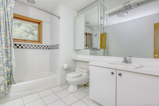 5 Zeck Court, Suffern, NY 10901