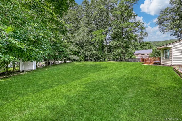 5 Zeck Court, Suffern, NY 10901