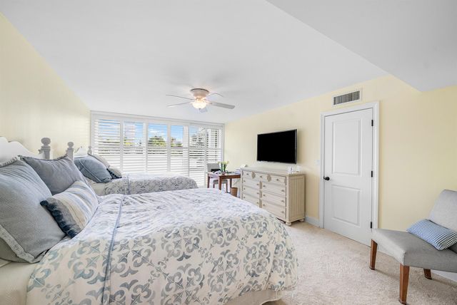 2784 S Ocean Boulevard 104n, Palm Beach, FL 33480