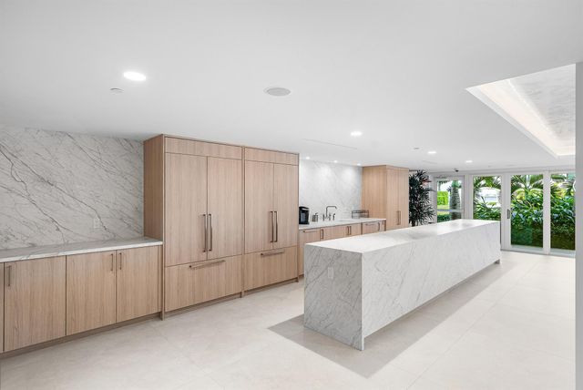 2784 S Ocean Boulevard 104n, Palm Beach, FL 33480