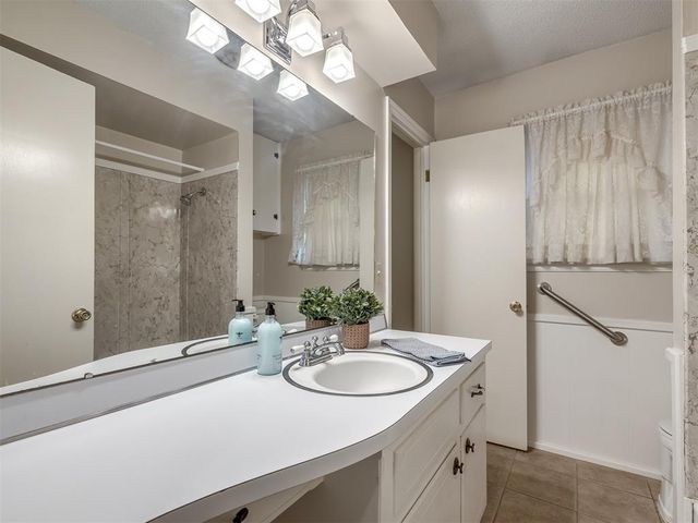 7708 S Miller Boulevard, Oklahoma City, OK 73159