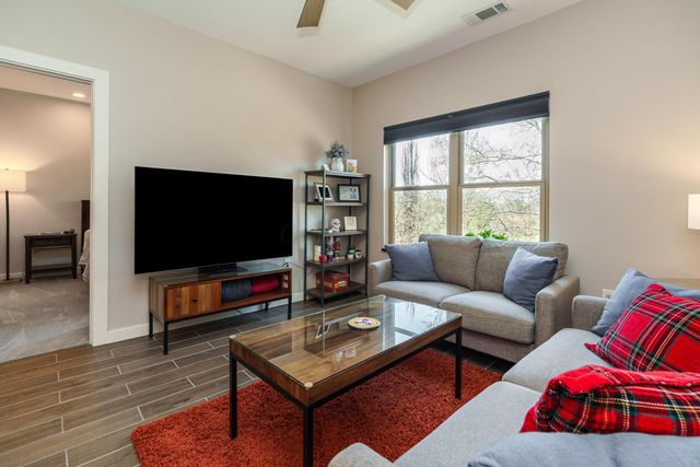 53 Buttles Avenue, Columbus, OH 43215