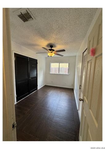9611 SIMPLICITY DR, San Antonio, TX 78245