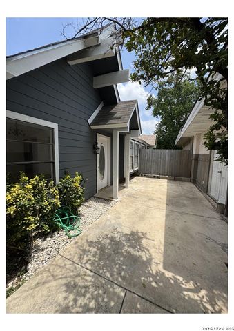 9611 SIMPLICITY DR, San Antonio, TX 78245
