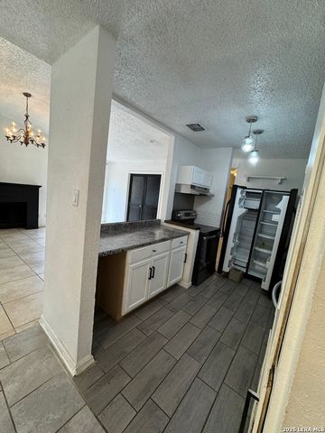 9611 SIMPLICITY DR, San Antonio, TX 78245