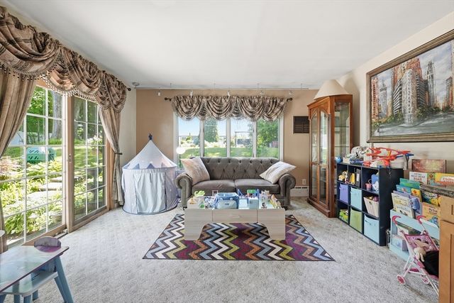 32 Terrace Dr, Worcester, MA 01609