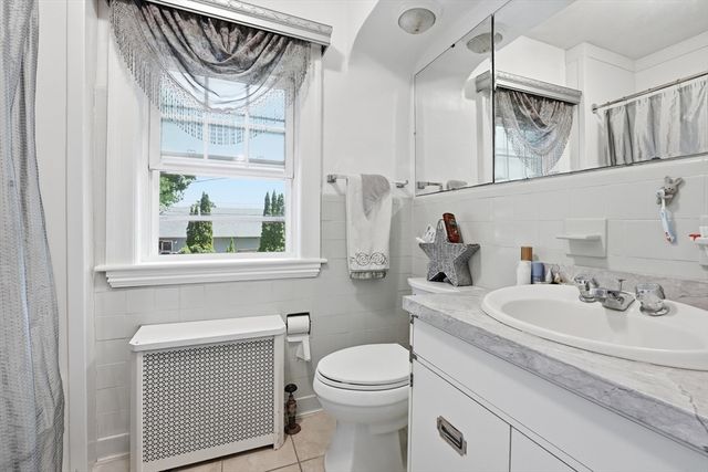 32 Terrace Dr, Worcester, MA 01609