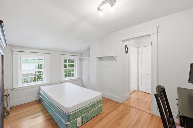 32 Terrace Dr, Worcester, MA 01609