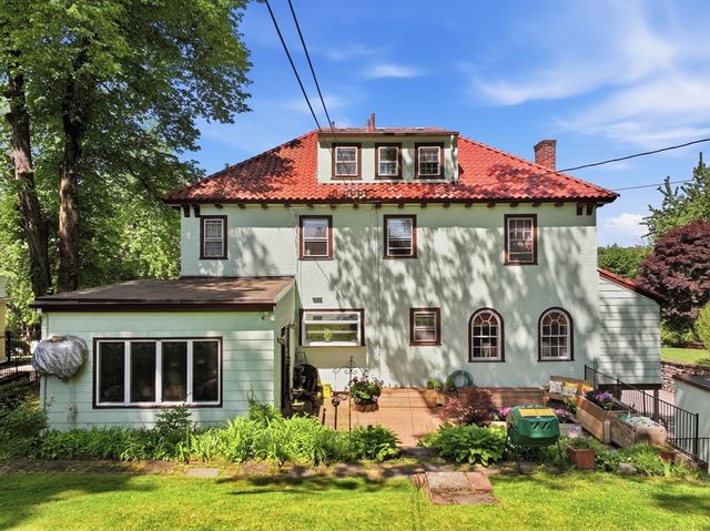 32 Terrace Dr, Worcester, MA 01609