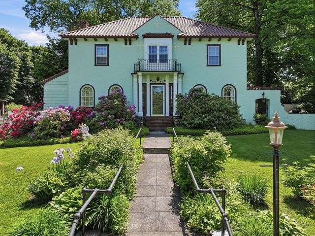32 Terrace Dr, Worcester, MA 01609