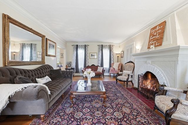 32 Terrace Dr, Worcester, MA 01609