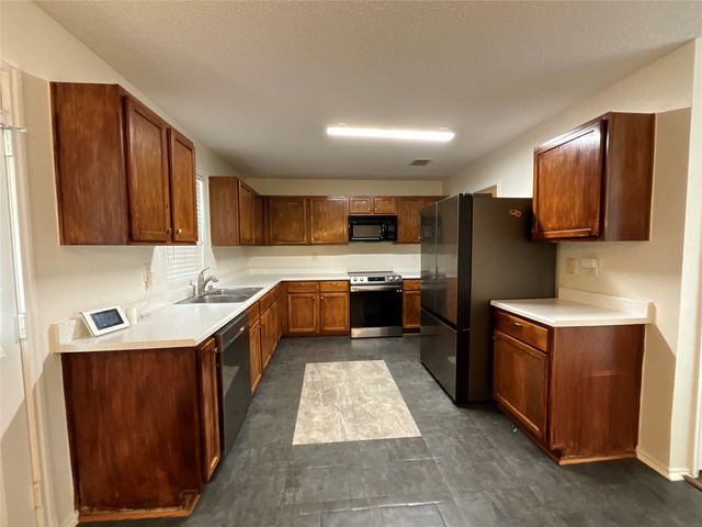 2233 Chestnut Drive, Little Elm, TX 75068