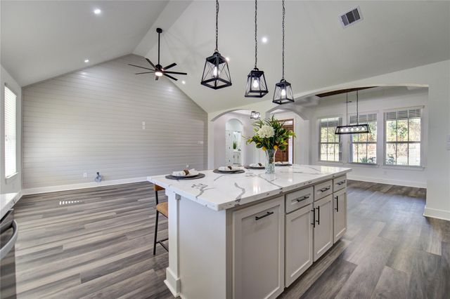 15940 Kitty Hawk Drive, Waller, TX 77484