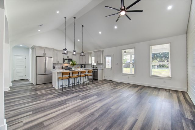15940 Kitty Hawk Drive, Waller, TX 77484