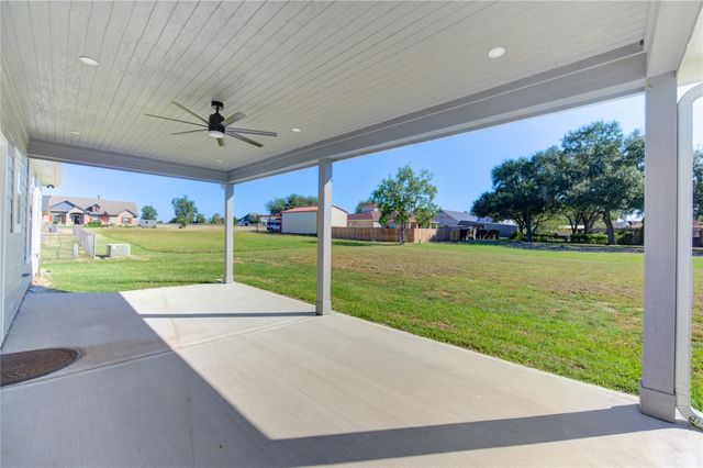 15940 Kitty Hawk Drive, Waller, TX 77484