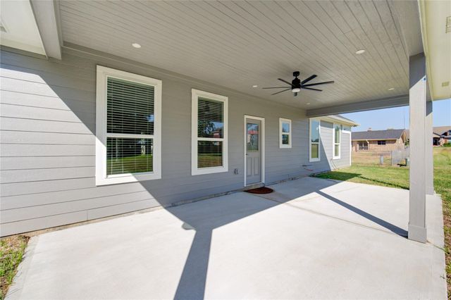 15940 Kitty Hawk Drive, Waller, TX 77484