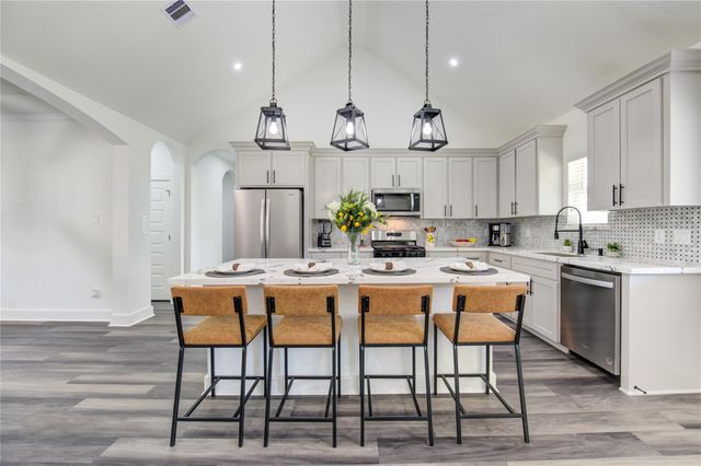 15940 Kitty Hawk Drive, Waller, TX 77484