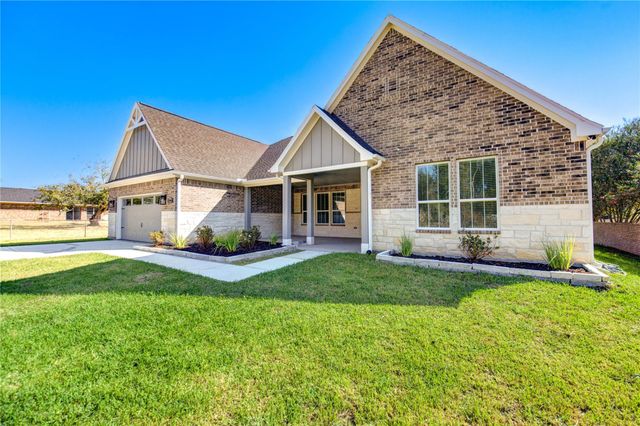 15940 Kitty Hawk Drive, Waller, TX 77484