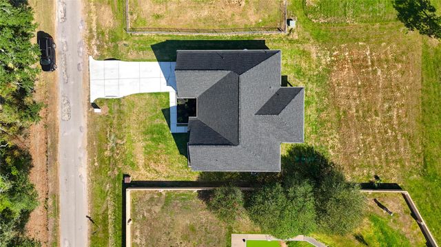 15940 Kitty Hawk Drive, Waller, TX 77484