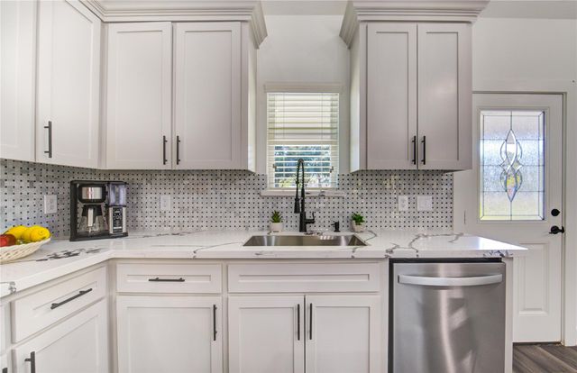 15940 Kitty Hawk Drive, Waller, TX 77484