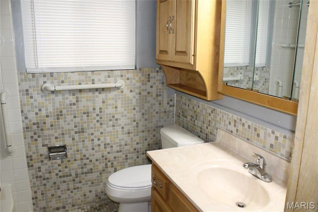 7428 Morganford Road, St Louis, MO 63116