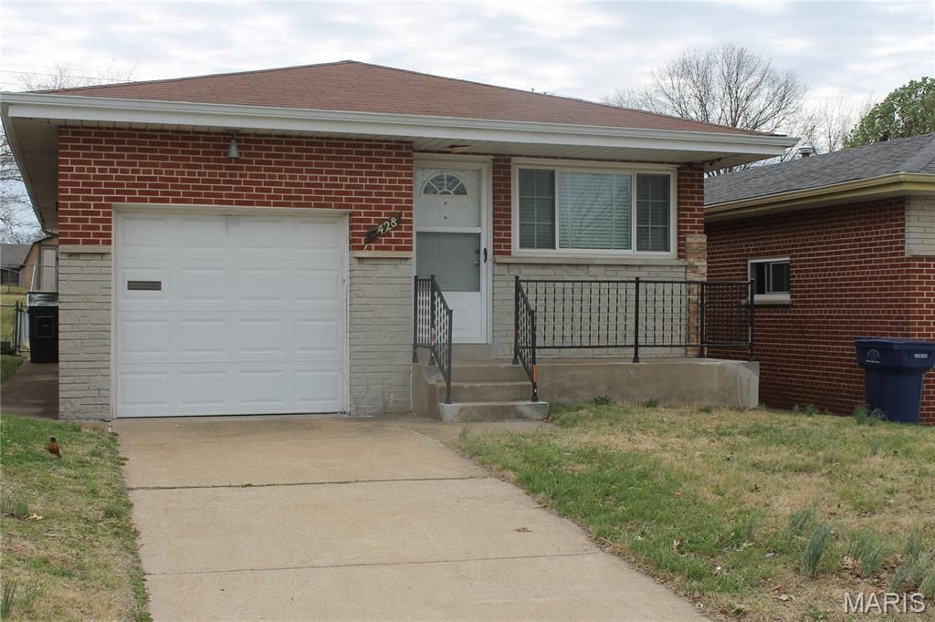 7428 Morganford Road, St Louis, MO 63116